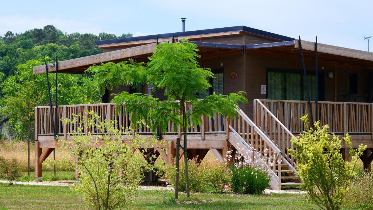 Les Chalets Du Moulin De Valade Condat-sur-Trincou Exterior foto